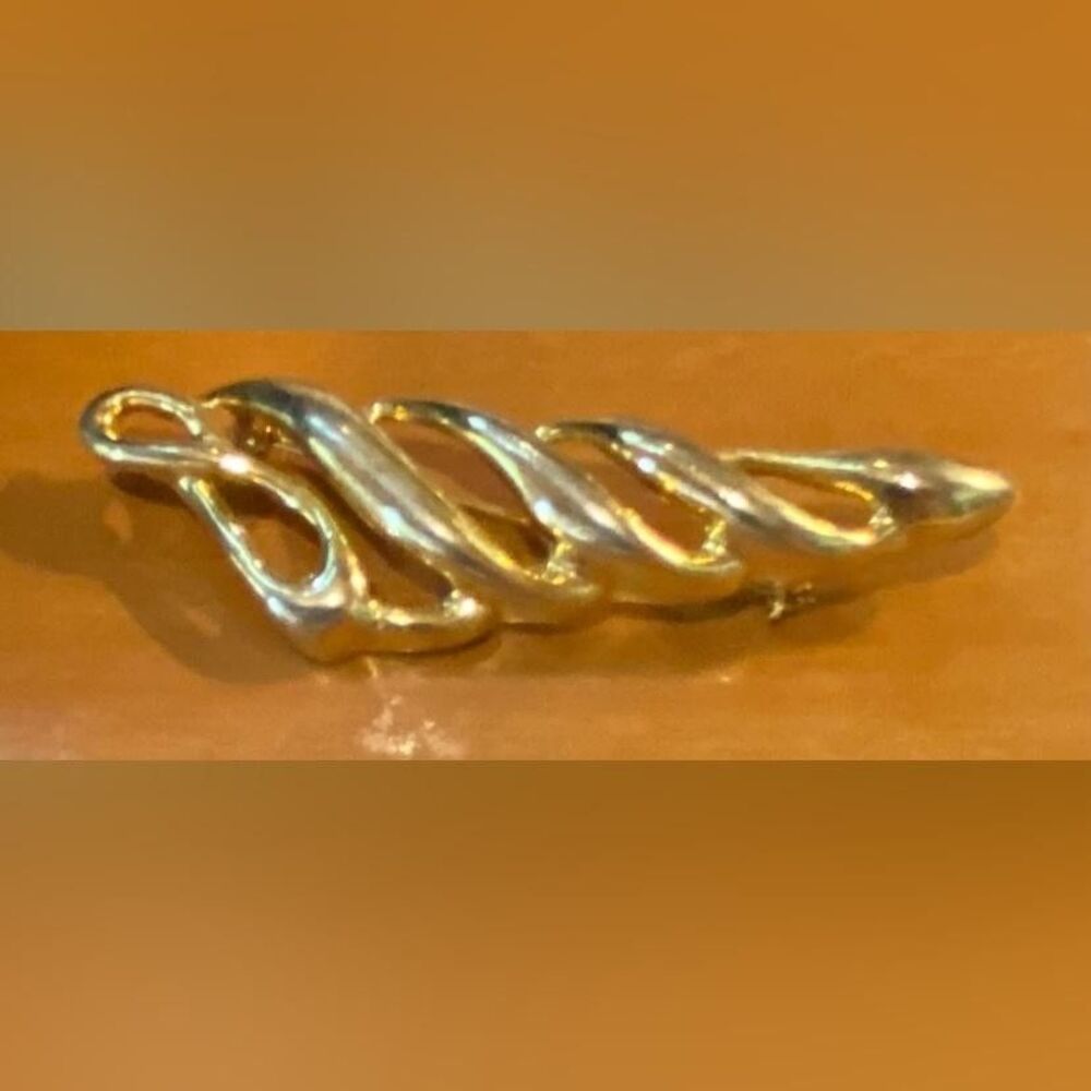 Gold Tone Abstract Swirl Bar Brooch Pin Openwork Modernist 3 Inch Jewelry